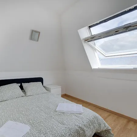 Lägenhet T4 Duplex - Climatiseur Mobile - Parking Securise - Proche Centre *